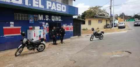 Dueño de minisúper en La Chorrera balea al delincuente que le robó 