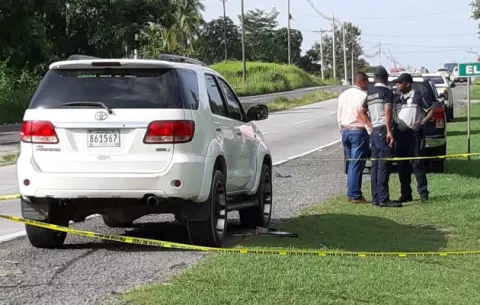 Delincuentes roban miles de dólares a una constructora en La Ermita 
