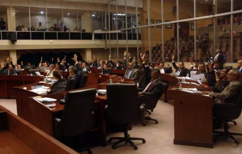 Diputados vinculados a posible lesión patrimonial y cambio irregular de cheques