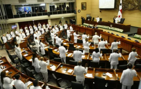 Escogencia de presidencia de Presupuesto y Credenciales atrasa instalación de comisiones en la Asamblea