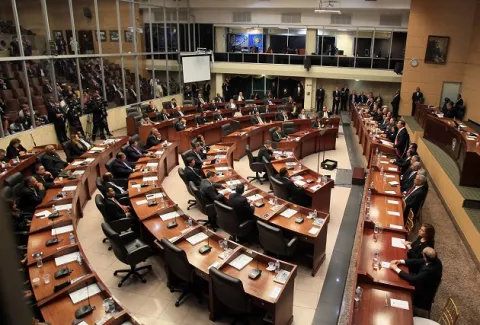 A pesar de excepticismo, piden el debate de polémica 'prueba idónea' para investigar a diputados