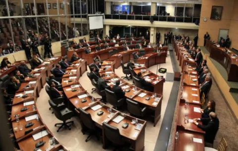 Los 20 viajes de los diputados en los 100 primeros días de gestión