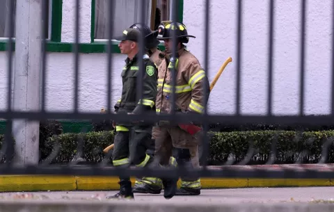 Atentado deja al menos ocho muertos en escuela de cadetes General Santander en Bogotá, Colombia