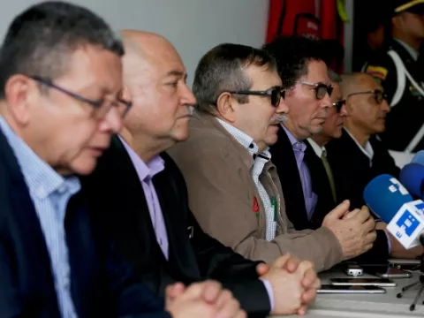 Varios exjefes de las FARC reconocen responsabilidad "ética y política" por secuestros
