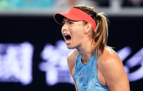 Sharapova vence fácil a Peterson y ahora reta a la campeona Wozniacki
