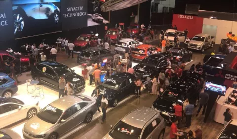 Ofertas y regalos, alternativas para lograr venta de autos