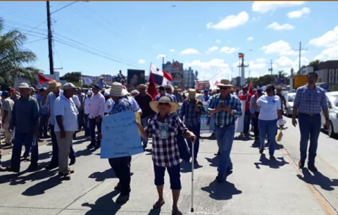Dos gremios de productores se retiran de la mesa de negociaciones en Azuero