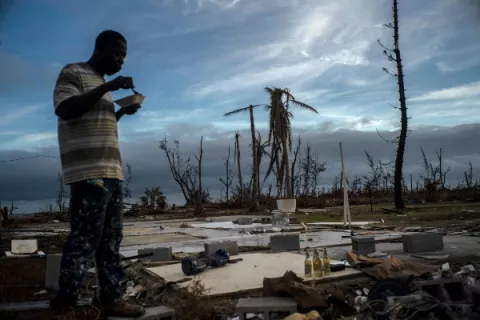 Humberto se vuelve un huracán de categoría mayor rumbo a Bermudas
