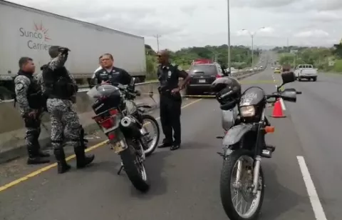 Ejecutan a sujeto en la Autopista Arraiján-La Chorrera, a la altura de Costa Verde