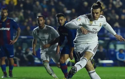 Messi y Bale enfrentan el Clásico en extremos diferentes