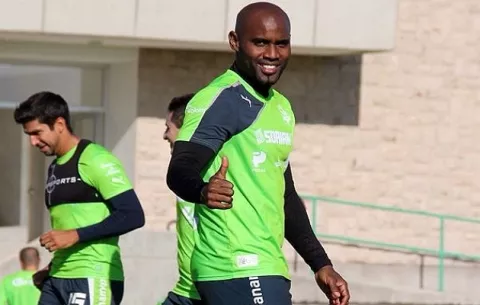 Felipe Baloy desea que los futbolistas panameños ganen un buen salario