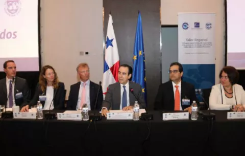 Banqueros debaten sobre riesgos cibernéticos en el sistema financiero