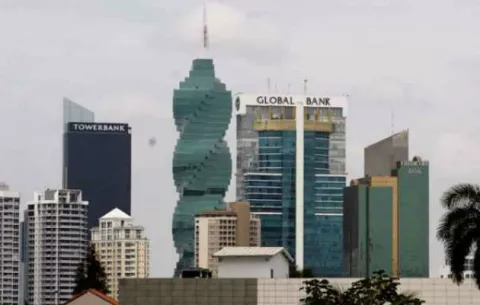 Bancos locales anuncian a clientes alzas en las tasas de interés de sus préstamos