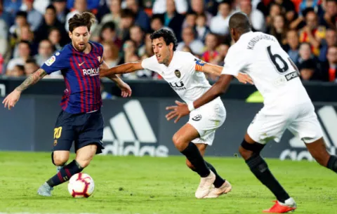  Barcelona empata y Sevilla es líder en la liga española