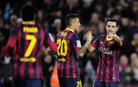 El Barça se lleva un triunfo entre bostezos