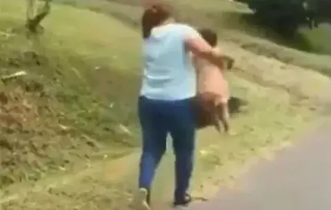 Rescatan a una bebé al borde de una carretera en Boquete; otra niña cayó de un auto en Vacamonte