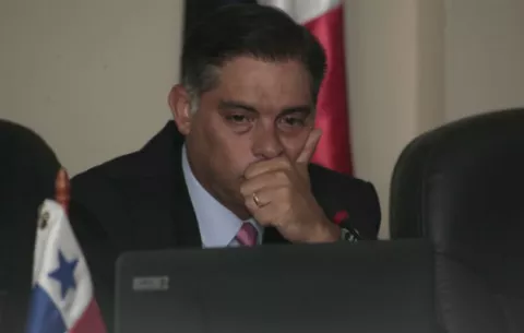 Ricardo Martinelli le responde a Valderrama y lo califica de 'bulto' 