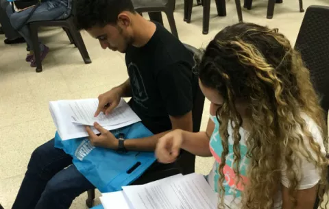 Abrirán convocatoria de becas para interesados en carreras científicas o técnicas