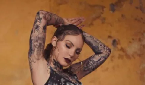'Sexy' movimiento de Belinda causa revuelo entre fanes