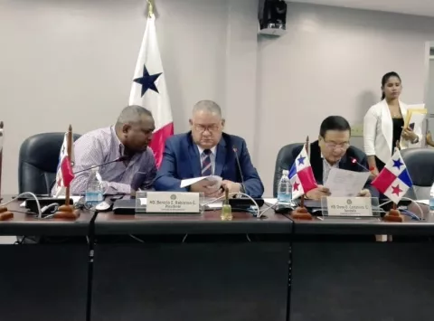 Cuestionan a Eyda Varela de Chinchilla por no comparecer ante la Comisión de Presupuesto de la Asamblea