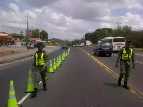 Piden a los conductores no hurtar conos de señalización 