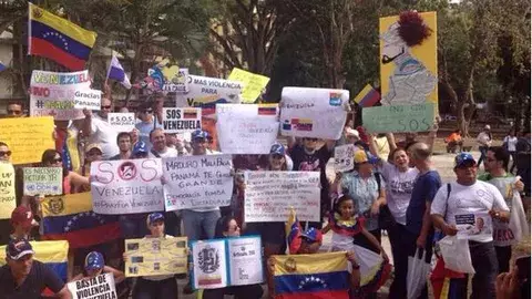 Venezolanos en Panamá realizaron un "pancartazo"