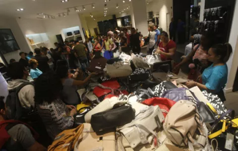 Cuide sus tarjetas en  Black Friday