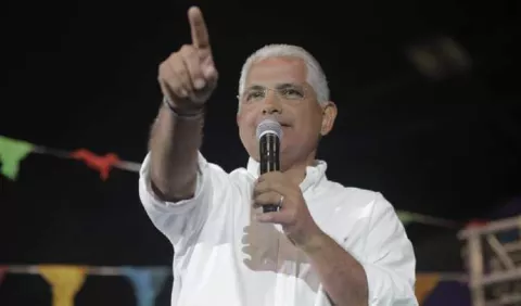 José Blandón se apoya en la renovación