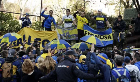 Multitudinario 'banderazo' de Boca Juniors entre color e ilusión
