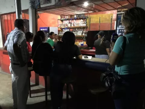 Funcionarios realizan operativos nocturnos en bares y cantinas en Changuinola