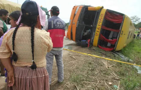 Accidente de autobús en Bolivia deja 22 personas fallecidas, doce heridas