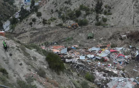 Al menos tres desaparecidos en un deslizamiento de tierras en La Paz