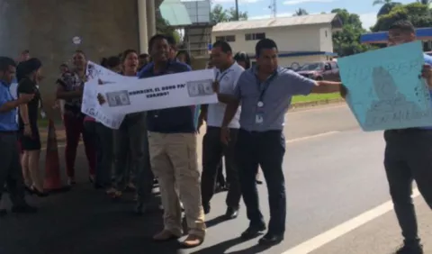 Autoridad de Aduanas encara a la Contraloría General por bonos para funcionarios