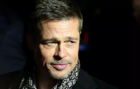 Angelina Jolie reveló a uno de sus hijos que Brad Pitt no lo quería adoptar 