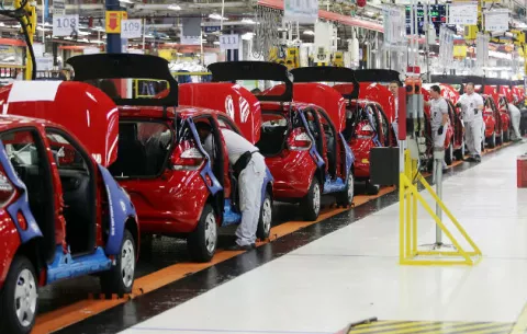 Cae producción de vehículos en Brasil un 6.3% 