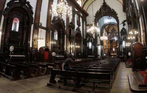 Hombre dispara contra los fieles, se suicida y acaba con la vida de cuatro personas en una catedral en Brasil