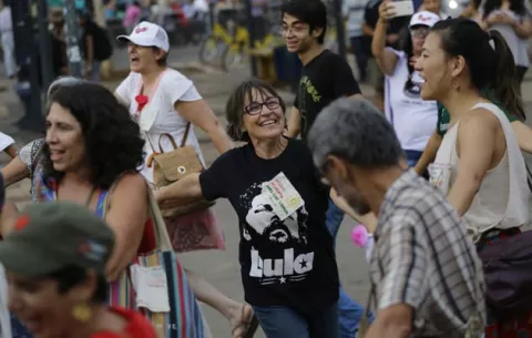Lula estuvo a punto de salir de la cárcel, pero un dictamen del Supremo  lo evitó