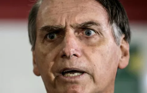 Bolsonaro lidera con un 55 %, según el primer escrutinio parcial en Brasil