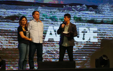 Bolsonaro tiene inflamado el peritoneo y será operado tras asumir la Presidencia
