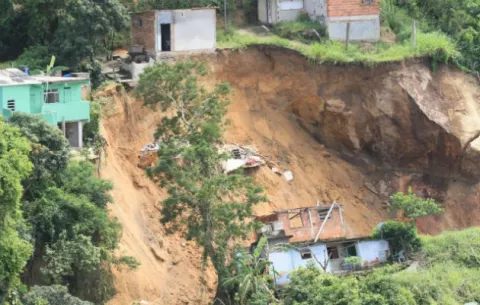Al menos nueve muertos y once heridos deja un deslizamiento de tierra en Río de Janeiro