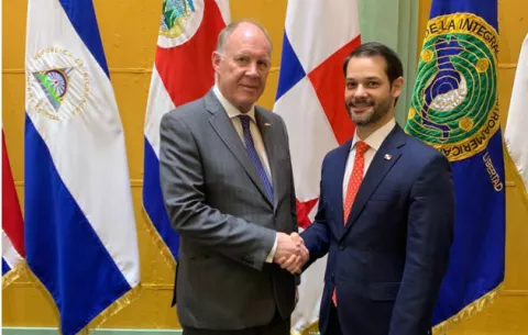 Panamá firma acuerdo multilateral como resultado del brexit