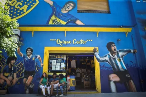 Boca y River piden a hinchas vivir clásico en paz