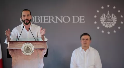 Mike Pompeo llega a El Salvador para impulsar el freno a la migración irregular