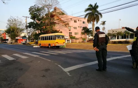 Autobús de ruta interna mata a un peatón en La Chorrera