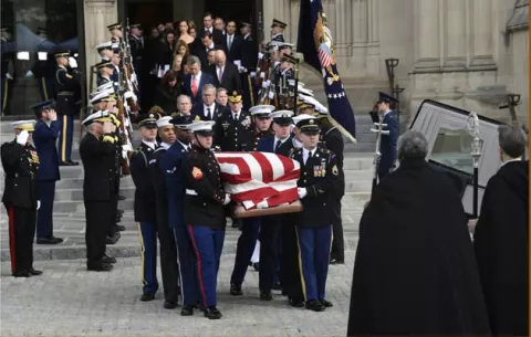 Despiden a George H.W. Bush entre elogios y humor
