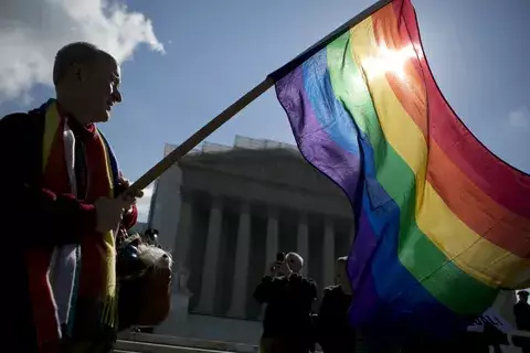 Rusia restringe las adopciones a los países con matrimonios homosexuales