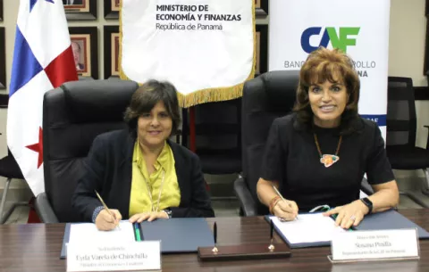 CAF y MEF firman contrato por $125 millones para promover el idioma inglés