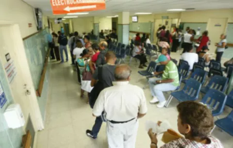 Pacientes crean sobrepoblación en la Caja de Seguro Social