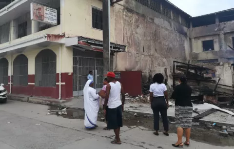 Buscan ayuda para hogar de ancianos en Colón, luego de afectación por incendio