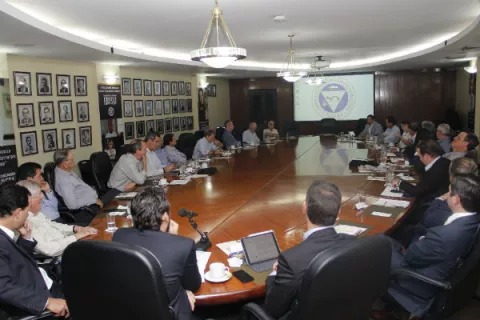 Empresarios promoverán reformas constitucionales para fortalecer la institucionalidad del país